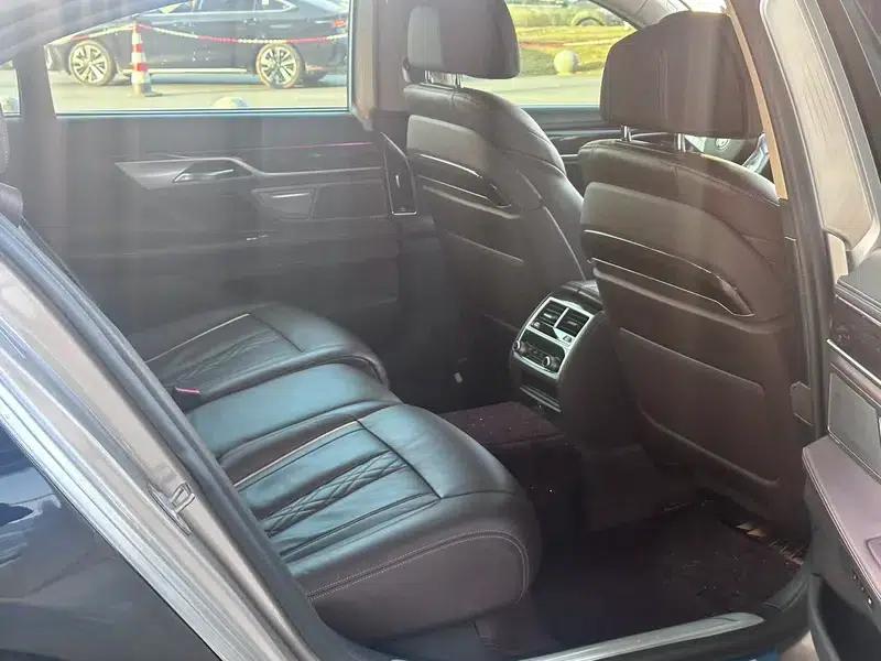 2019 BMW 7 Series 730Li Luxury Package — миниатюра 26