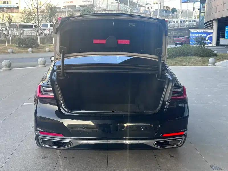 2019 BMW 7 Series 730Li Luxury Package — миниатюра 9