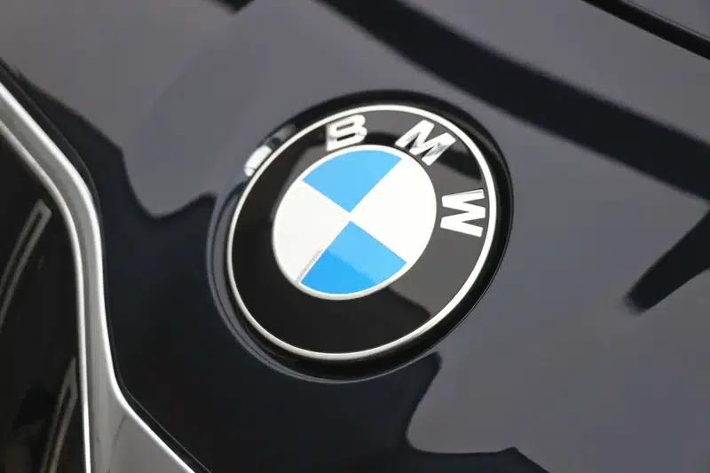 2023 BMW 7 Series 735Li M Sport Package — миниатюра 19