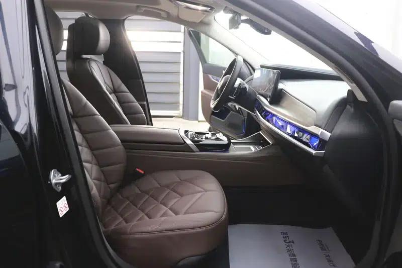 2023 BMW 7 Series 735Li M Sport Package — миниатюра 31