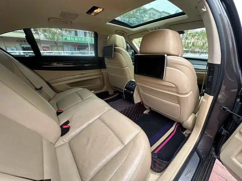 2013 BMW 7 Series 740Li Leading Edition — миниатюра 11
