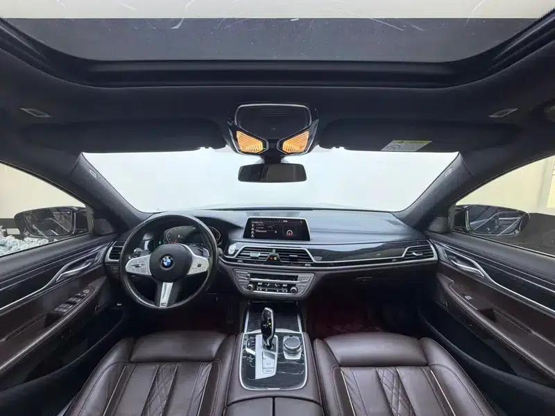 2021 BMW 7 Series 730Li M Sport Package — миниатюра 8