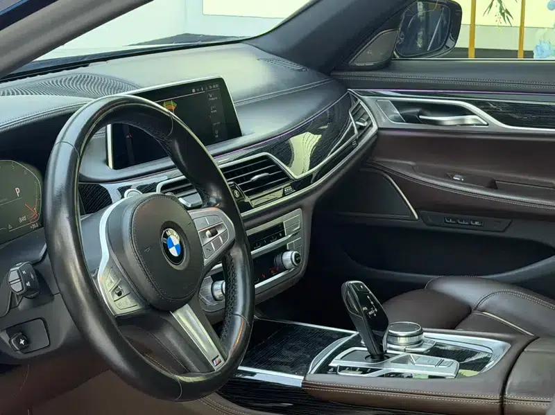 2021 BMW 7 Series 730Li M Sport Package — миниатюра 9