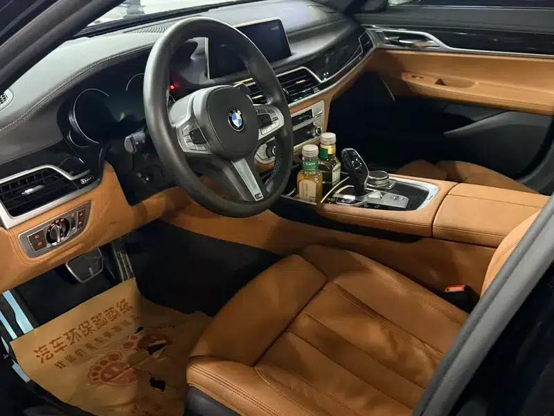 2018 BMW 7 Series 730Li Leading Edition M Sport Package — миниатюра 13