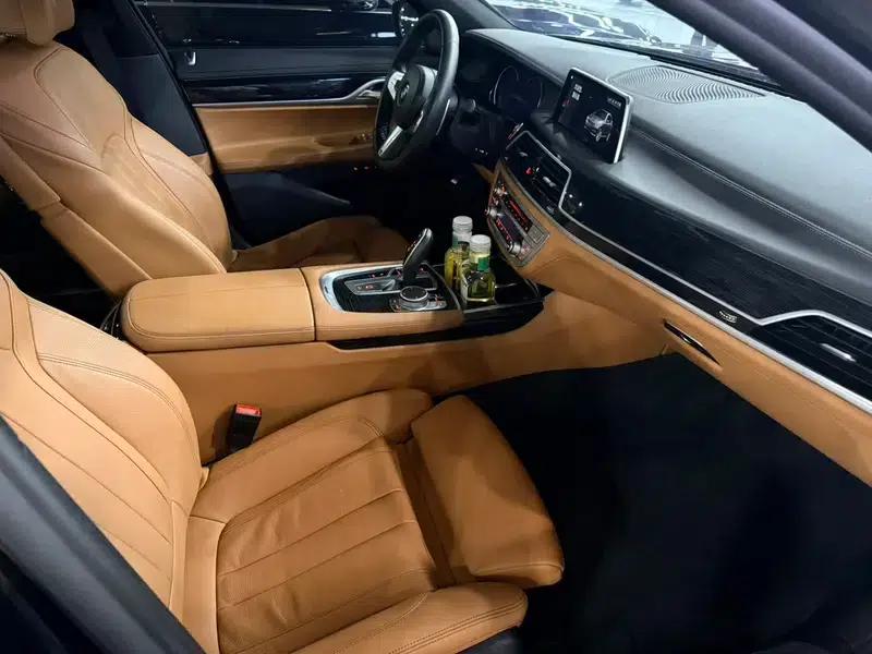 2018 BMW 7 Series 730Li Leading Edition M Sport Package — миниатюра 8