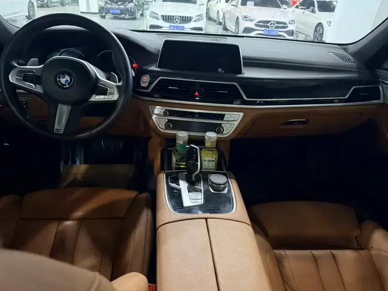 2018 BMW 7 Series 730Li Leading Edition M Sport Package — миниатюра 9