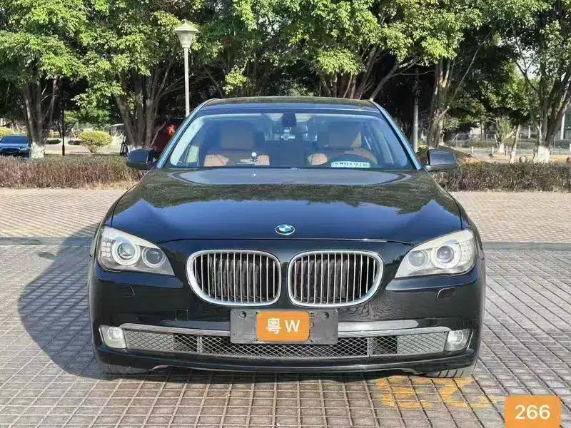 2011 BMW 7 Series 730Li Elegant Edition — миниатюра 2