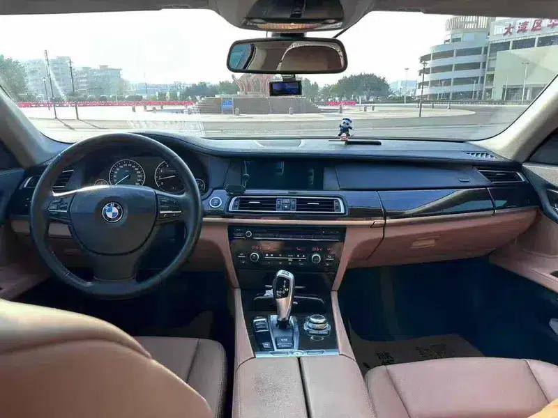 2011 BMW 7 Series 730Li Elegant Edition — миниатюра 6