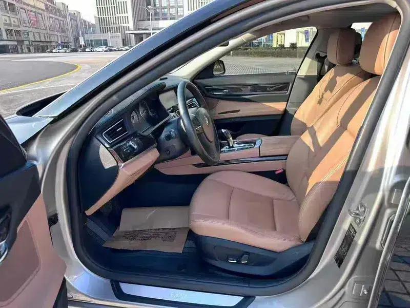 2011 BMW 7 Series 730Li Elegant Edition — миниатюра 8