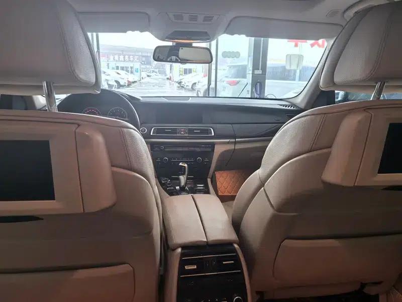 2011 BMW 7 Series 730Li Elegant Edition — миниатюра 11