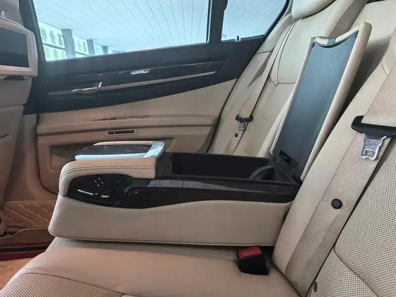 2011 BMW 7 Series 730Li Elegant Edition — миниатюра 18