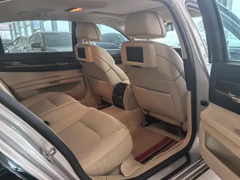 2011 BMW 7 Series 730Li Elegant Edition — миниатюра 10