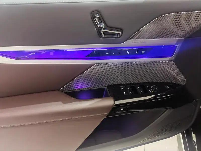 2023 BMW 7 Series 740Li Luxury M Sport Package — миниатюра 20