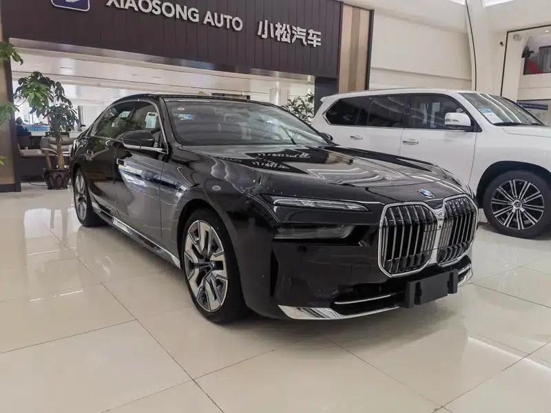 2023 BMW 7 Series 740Li Luxury M Sport Package — миниатюра 3