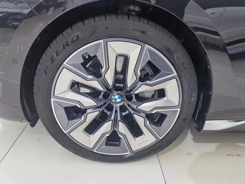 2023 BMW 7 Series 740Li Luxury M Sport Package — миниатюра 8