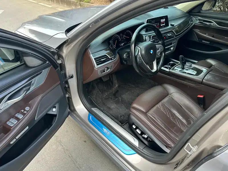 2018 BMW 7 Series 730Li Luxury Package — миниатюра 3