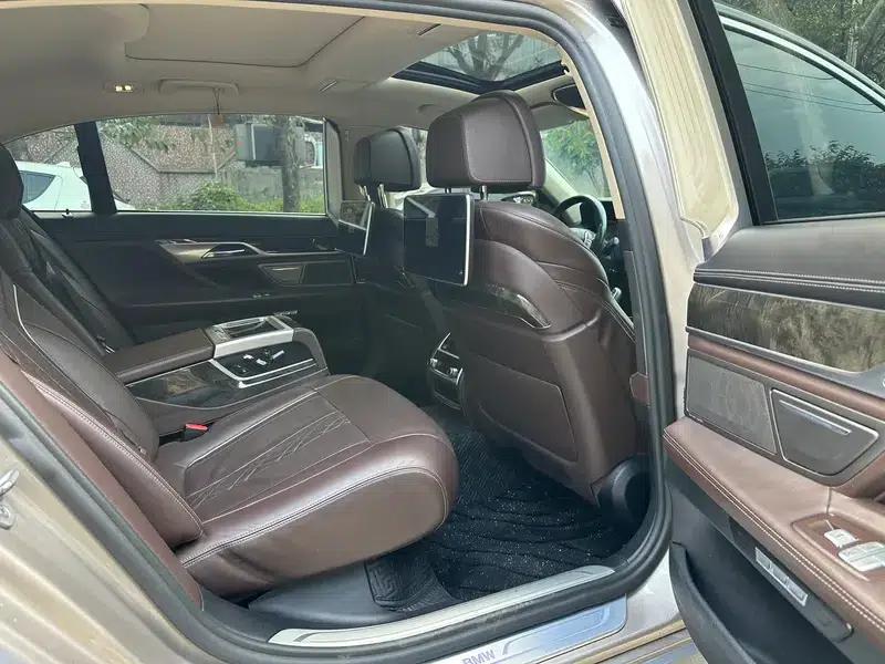 2018 BMW 7 Series 730Li Luxury Package — миниатюра 6