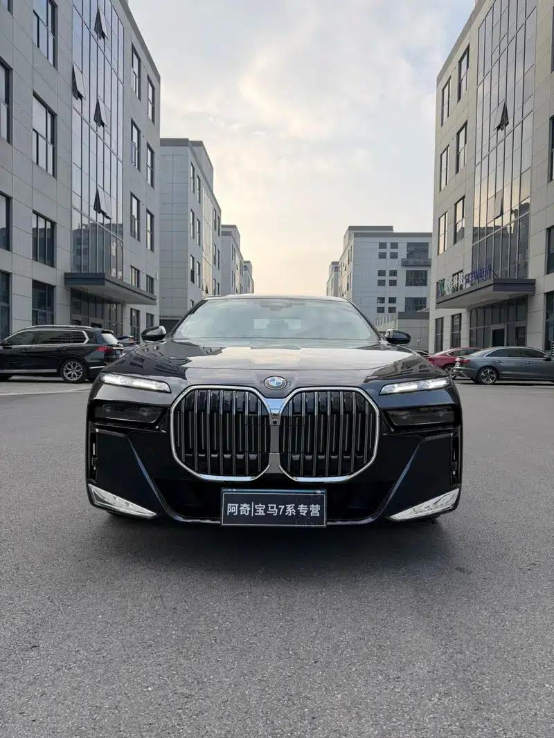 2023 BMW 7 Series 740Li Leading Edition M Sport Package — миниатюра 2