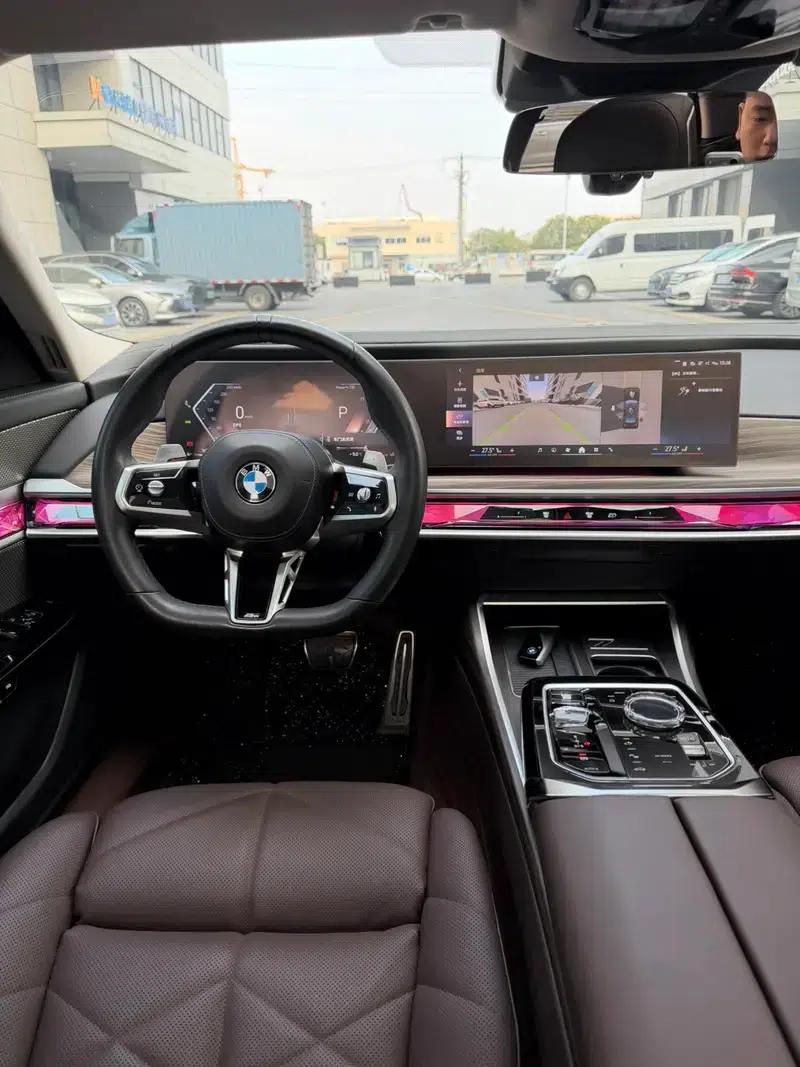 2023 BMW 7 Series 740Li Leading Edition M Sport Package — миниатюра 8