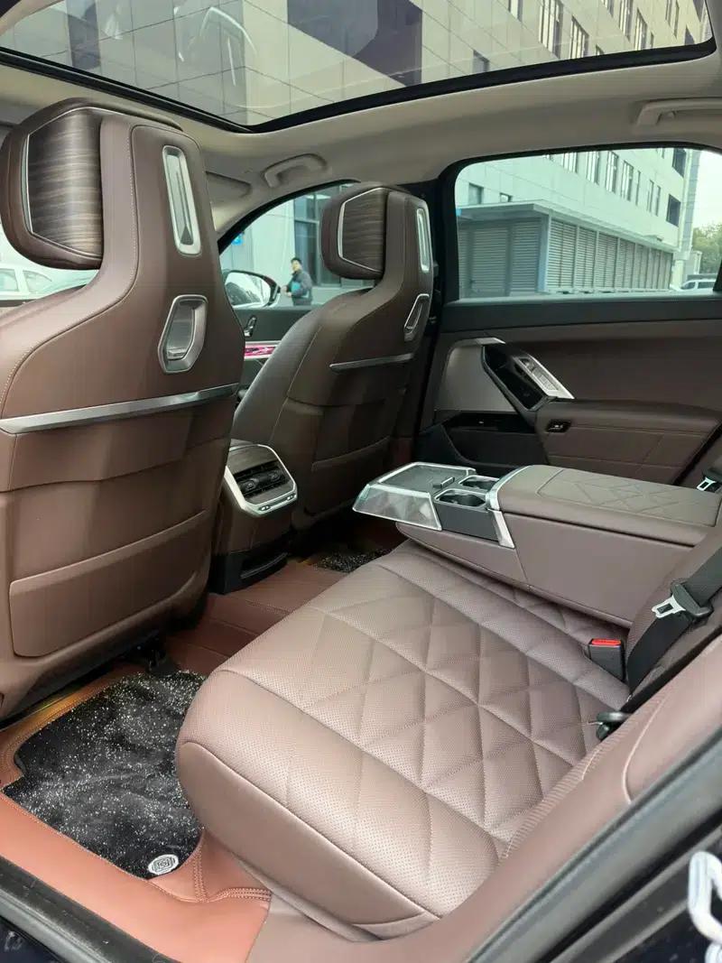 2023 BMW 7 Series 740Li Leading Edition M Sport Package — миниатюра 9