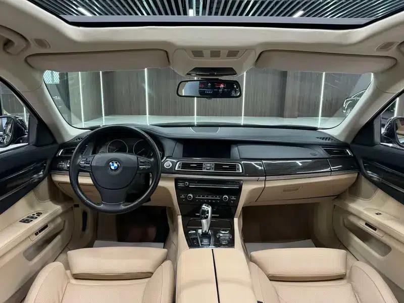 2011 BMW 7 Series 730Li Elegant Edition — миниатюра 13