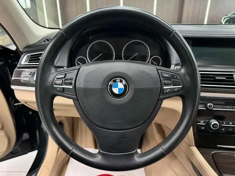 2011 BMW 7 Series 730Li Elegant Edition — миниатюра 14