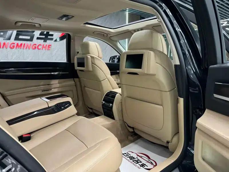 2011 BMW 7 Series 730Li Elegant Edition — миниатюра 17