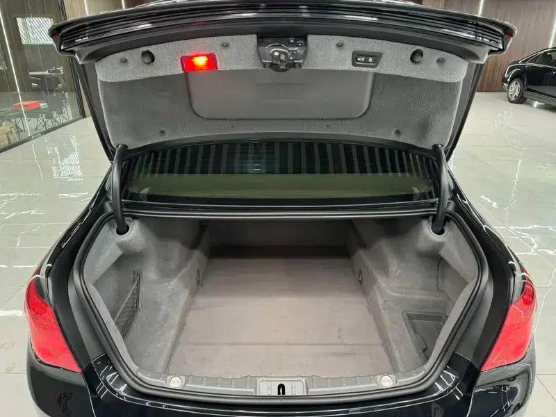2011 BMW 7 Series 730Li Elegant Edition — миниатюра 18