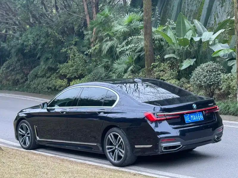 2021 BMW 7 Series 730Li M Sport Package — миниатюра 4