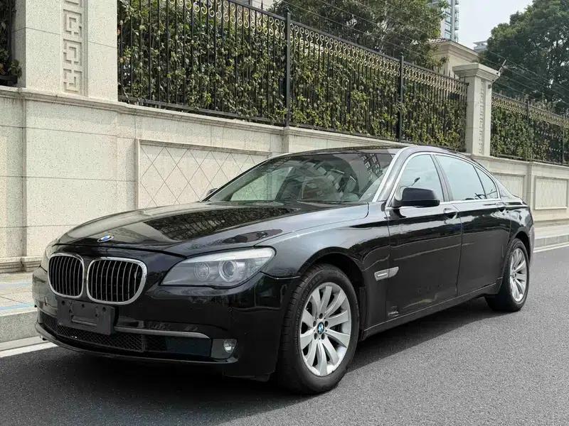 BMW 7 Series 2009 740Li Luxury — миниатюра 1