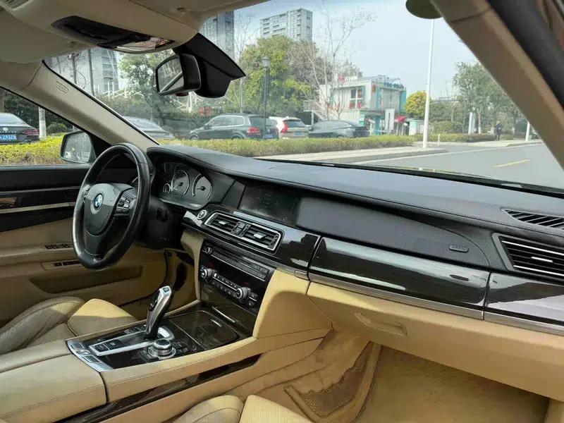 BMW 7 Series 2009 740Li Luxury — миниатюра 13