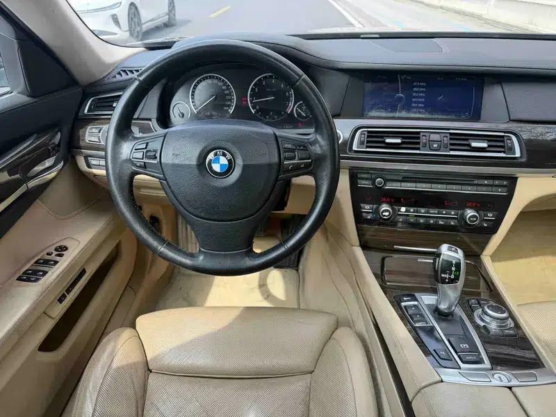 BMW 7 Series 2009 740Li Luxury — миниатюра 14