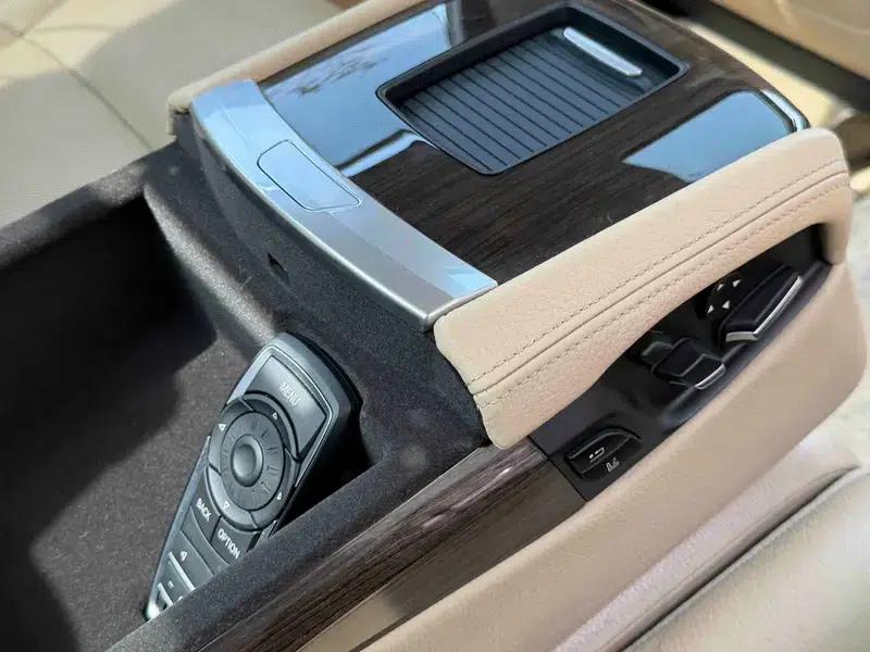 BMW 7 Series 2009 740Li Luxury — миниатюра 7