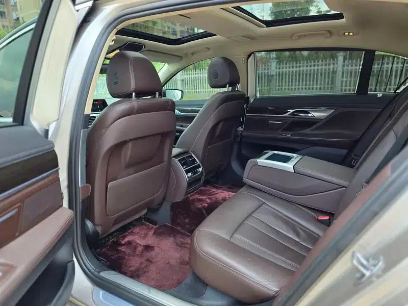 2016 BMW 7 Series 730Li Leading Edition — миниатюра 21