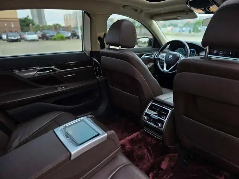 2016 BMW 7 Series 730Li Leading Edition — миниатюра 22