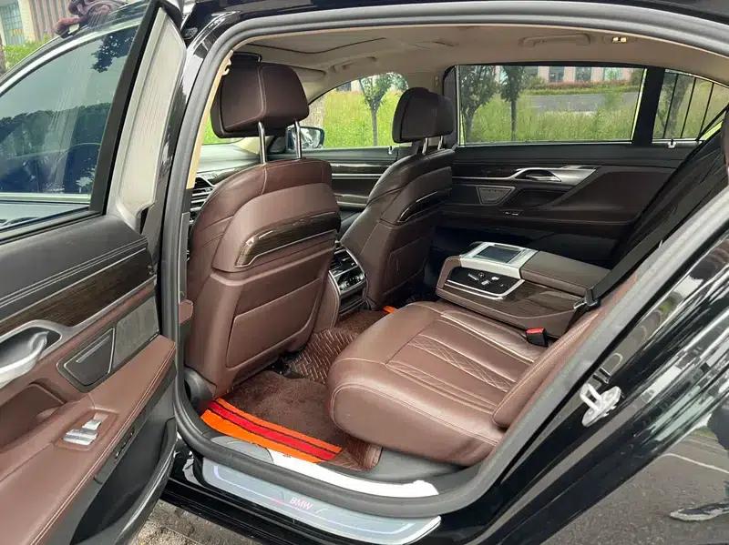 2019 BMW 7 Series 730Li Luxury Package — миниатюра 9