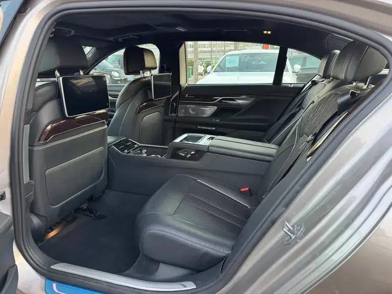 2016 BMW 7 Series 750Li xDrive 4-seater — миниатюра 17
