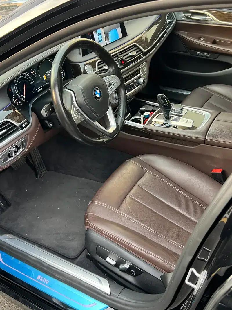 2018 BMW 7 Series 730Li Leading Excellence Package — миниатюра 5