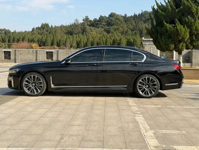 2019 BMW 7 Series 740Li Luxury M Sport Package — миниатюра 4