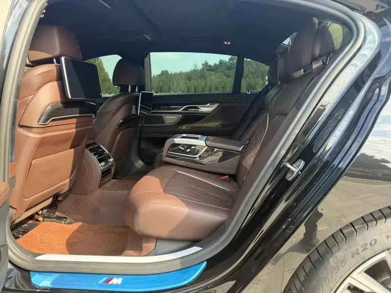 2019 BMW 7 Series 740Li Luxury M Sport Package — миниатюра 10