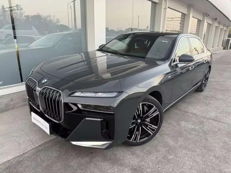 2023 BMW 7 Series 740Li Luxury M Sport Package — миниатюра 1