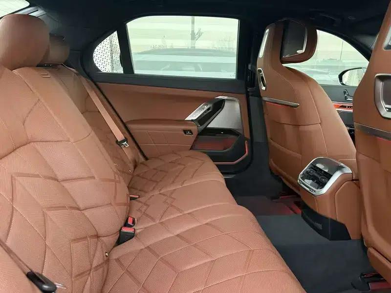 2023 BMW 7 Series 740Li Luxury M Sport Package — миниатюра 13