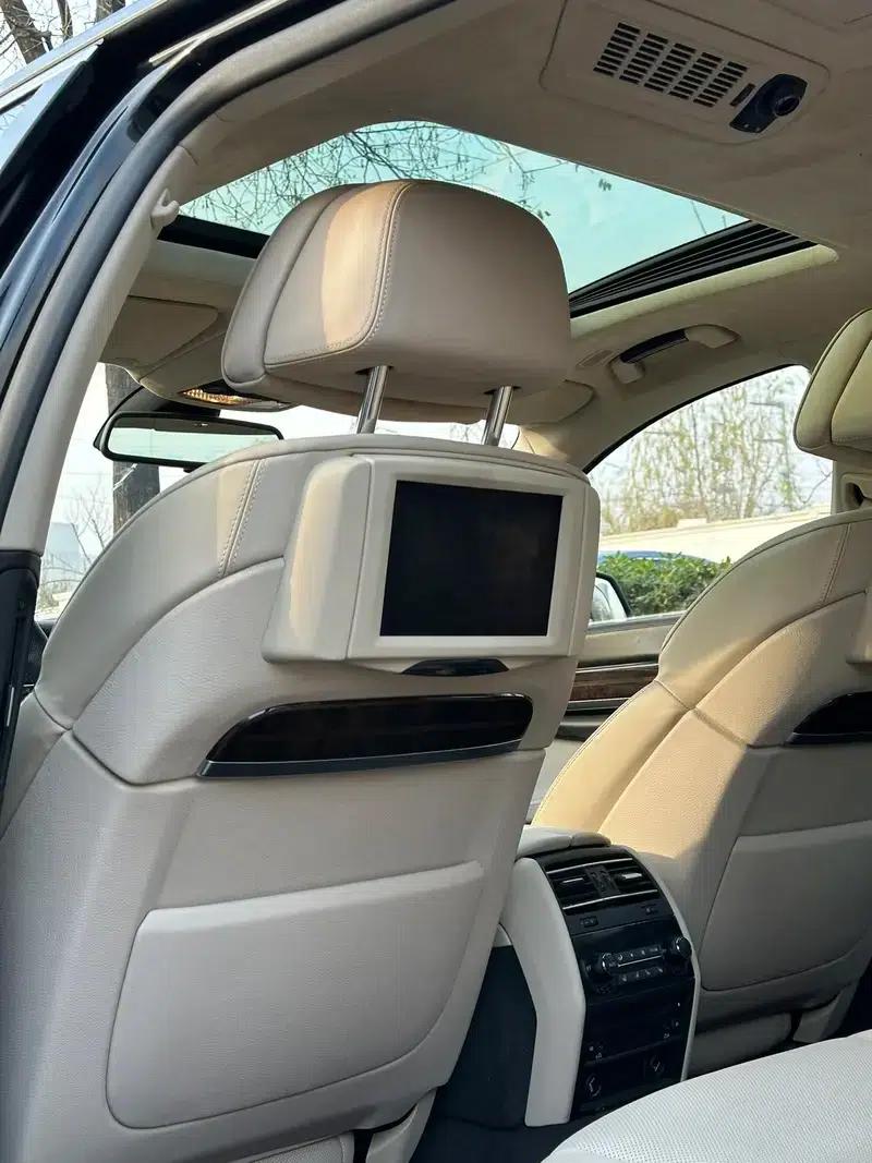 2010 BMW 7 Series 760Li — миниатюра 14