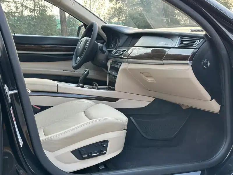 2010 BMW 7 Series 760Li — миниатюра 9