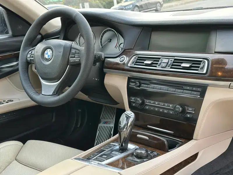 2010 BMW 7 Series 760Li — миниатюра 10