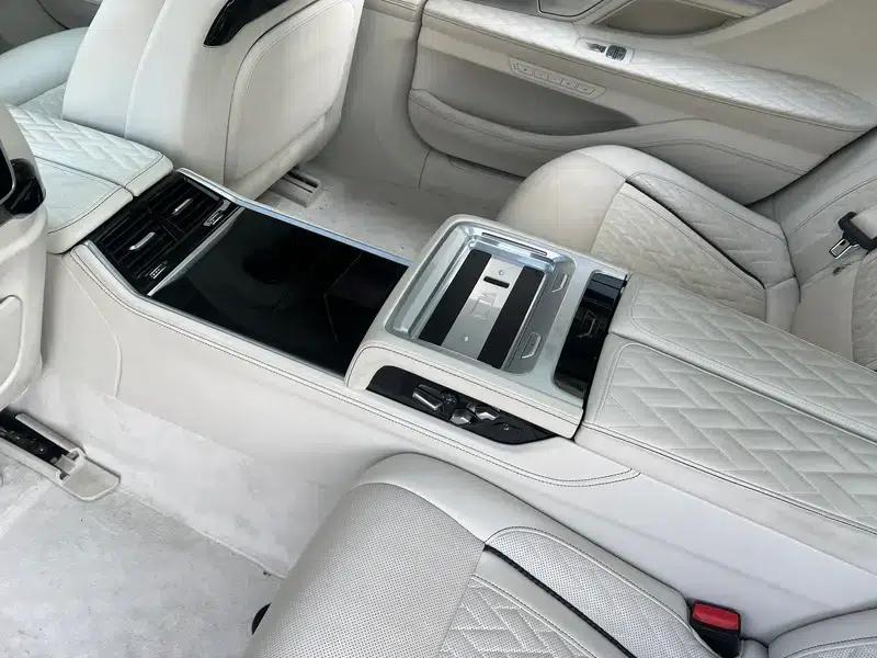 2019 BMW 7 Series 750Li xDrive V8 Luxury Package — миниатюра 3