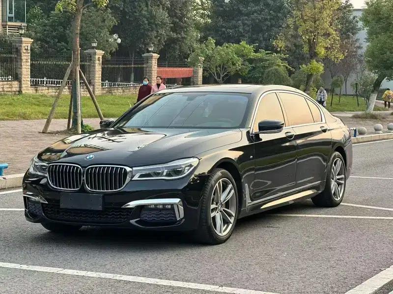 2017 BMW 7 Series 730Li Leading Edition — миниатюра 1