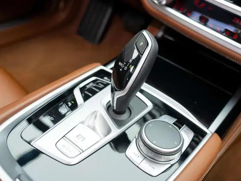 2019 BMW 7 Series Facelift 750Li xDrive V8 Luxury Package — миниатюра 13