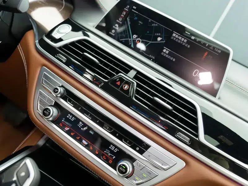 2019 BMW 7 Series Facelift 750Li xDrive V8 Luxury Package — миниатюра 9