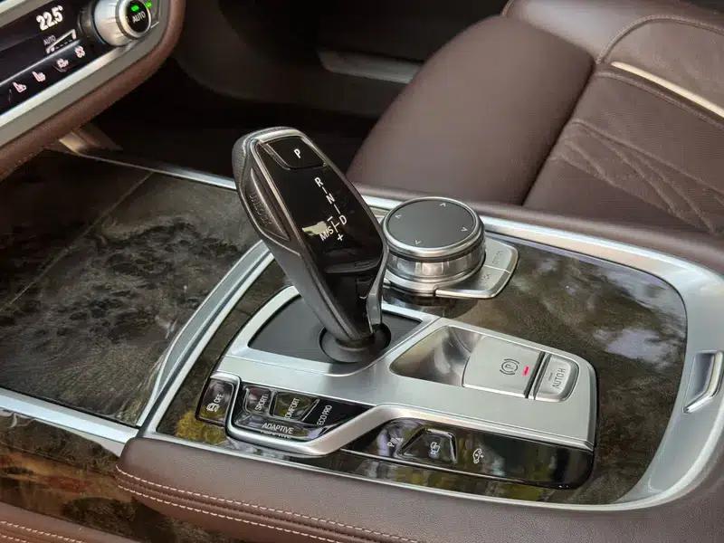 2018 BMW 7 Series 730Li Luxury Package — миниатюра 21